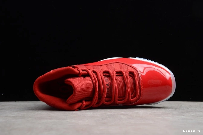11 378037-623 RetroGym Red Air Jordan 0526